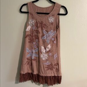 Floral Embroidered Sleeveless Blouse